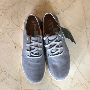 Men’s Tom Shoes. Size: 8